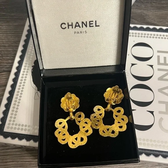 CHANEL Large Vintage Gold CC Logo Dangle Clip On Earrings
